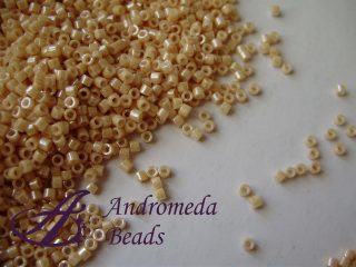 Miyuki Delica 11/0 colore 205 Ceylon Beige 5g