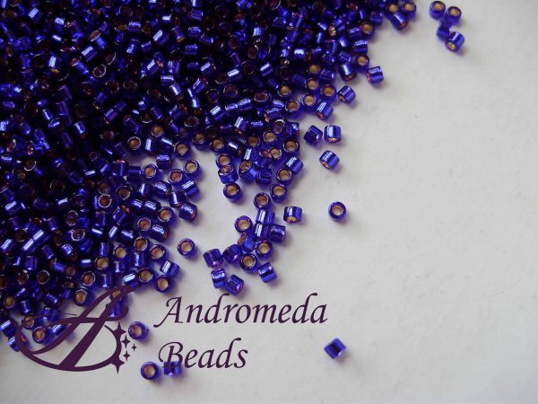 Miyuki Delica 11/0 colore 610 Silver Lined Dark Violet 5g