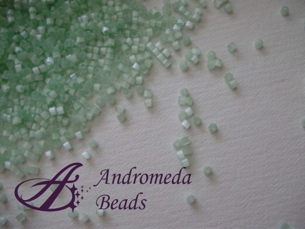 Miyuki Delica 11/0 colore 828 Satin Pale Peridot 5g
