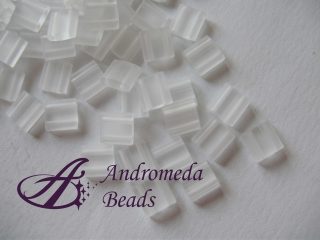 Miyuki Tila 5mm colore 131F Matte Crystal 5g