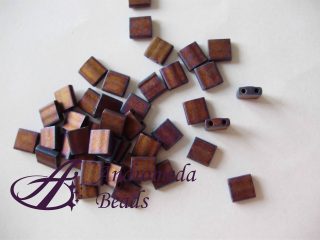 Miyuki Tila 5mm colore 2005 Matte Metallic Dark Raspberry Iris 5g
