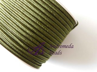 1 Metro Sfuso di Piattina Soutache 3mm colore Verde Oliva