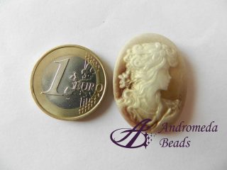 Cammeo con Dama in Resina 30x23mm colore Marrone/Oro