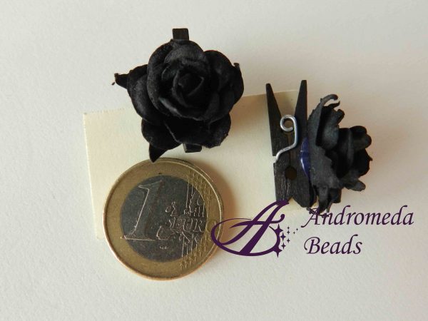 Rosellina in Carta con Molletta in Legno colore Nero 1.7x2.5cm