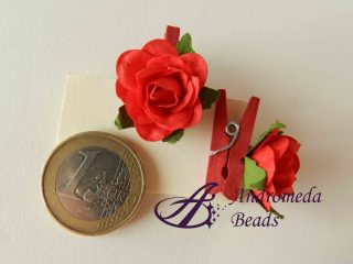 Rosellina in Carta con Molletta in Legno colore Rosso 1.7x2.5cm